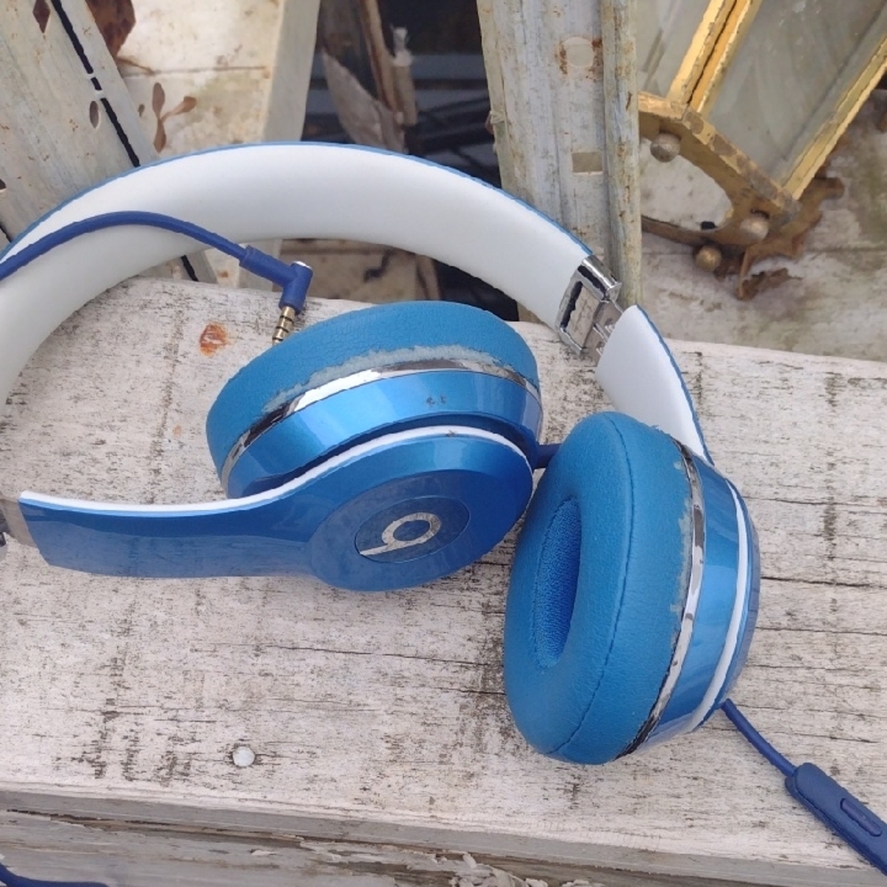 BeatsSolo Wired Blue and White Headphones